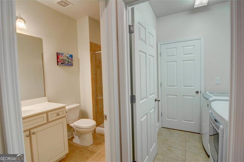 1660 Woodbridge Lane Atlanta - 33