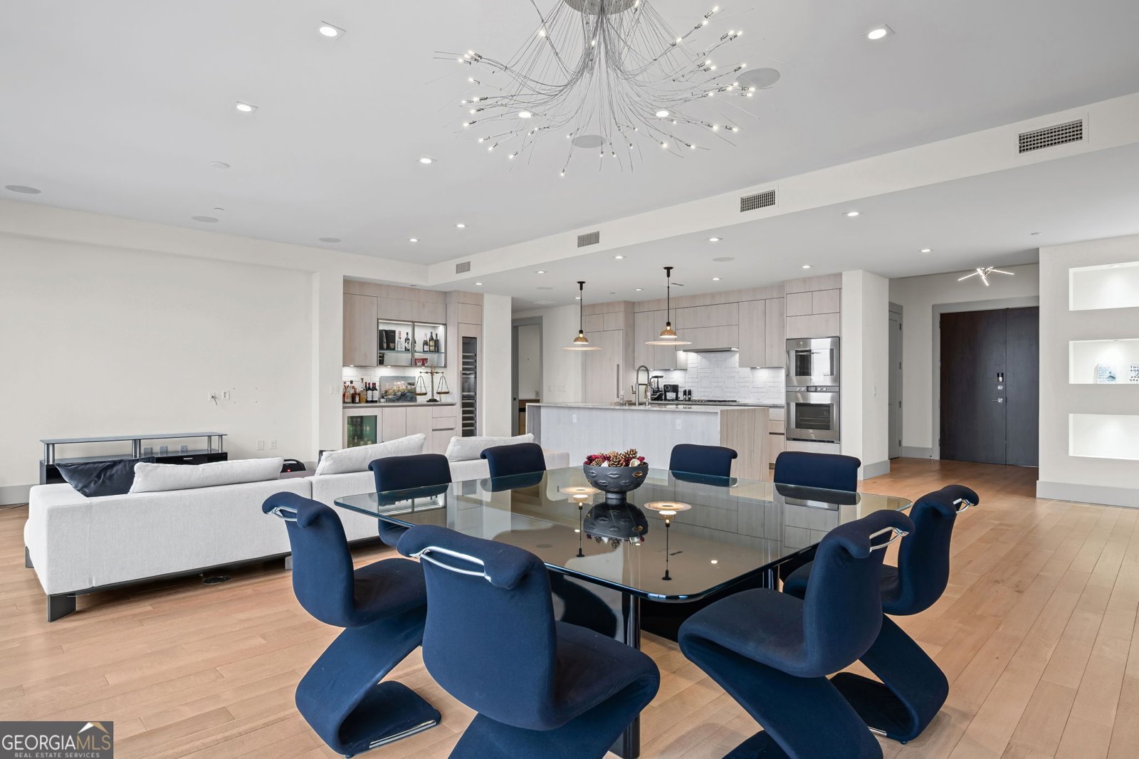 3107 Peachtree Road Atlanta - 24