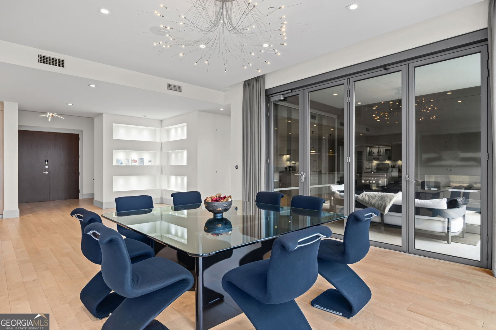 3107 Peachtree Road Atlanta - 25