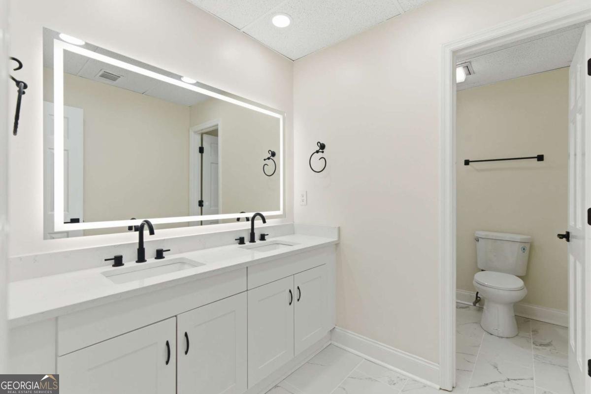 5685 Cherokee Trace Cumming - 5