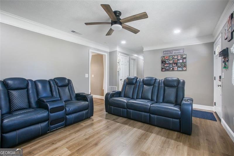 2001 RAYMONDS Drive Loganville - 17