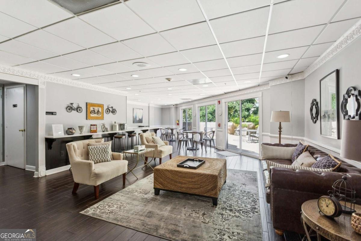 1 Biscayne Drive Atlanta - 23