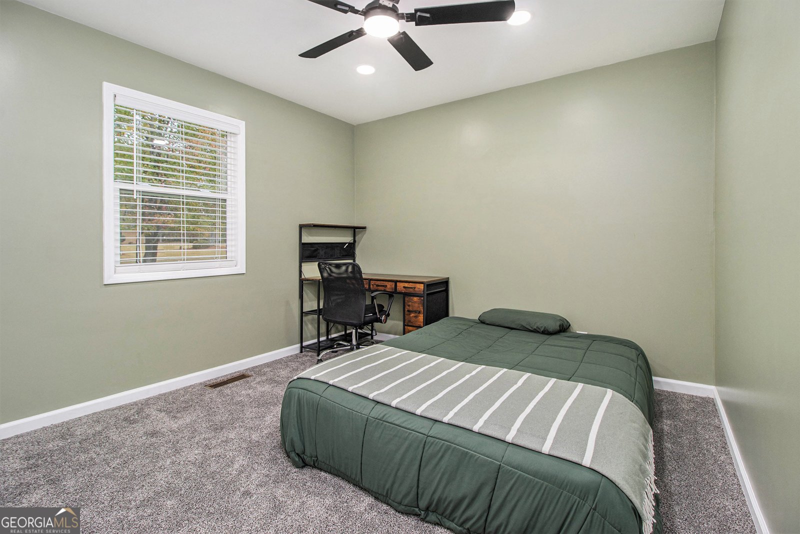 150 Hickory Road Fayetteville - 17