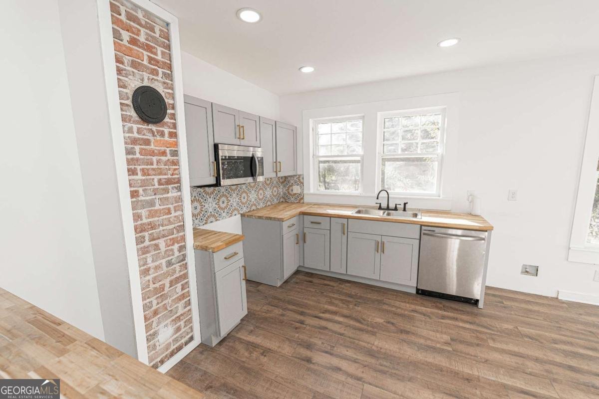 622 Whitney Avenue Albany - 15