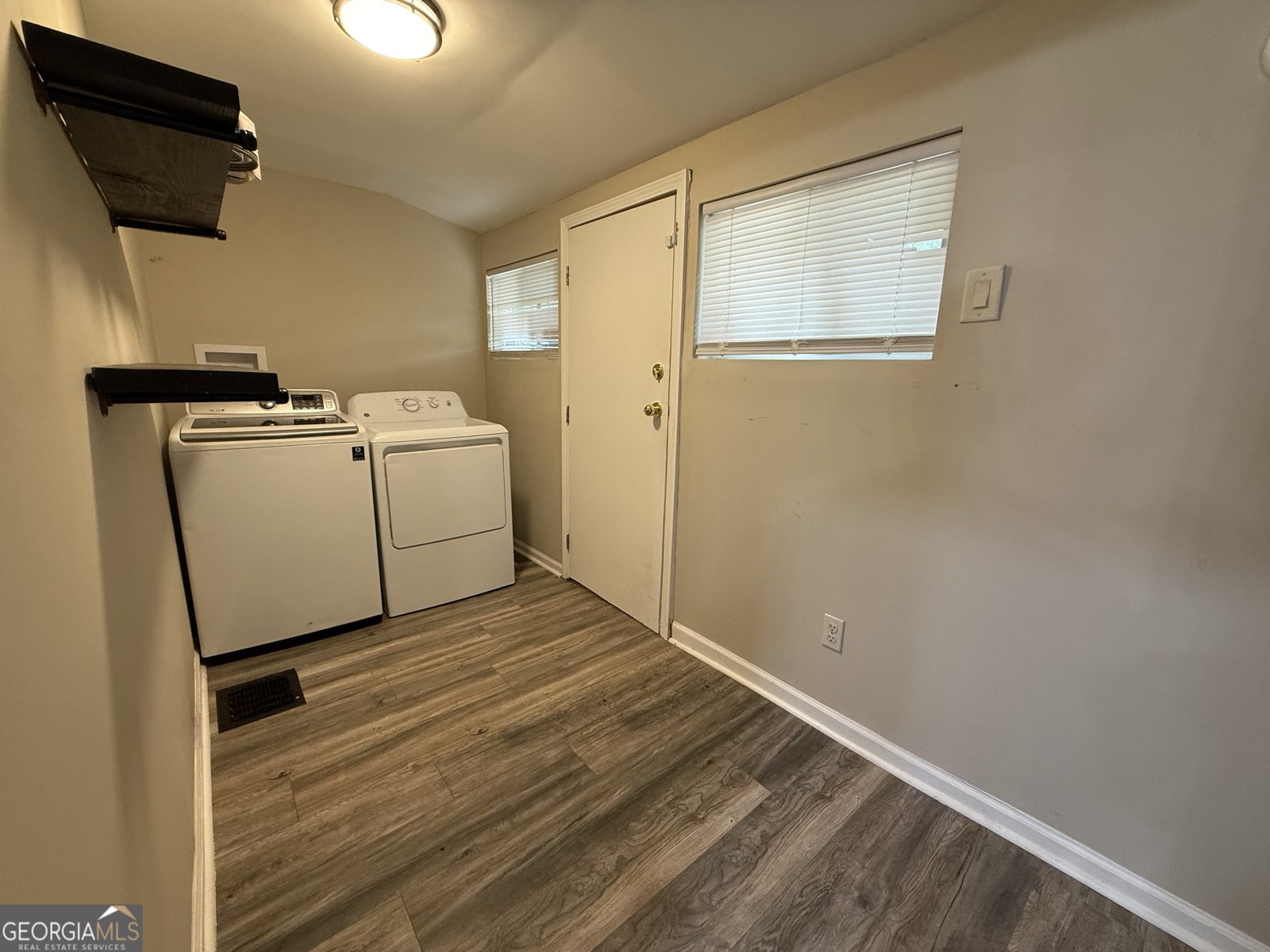 1097 Fortress Avenue Atlanta - 24