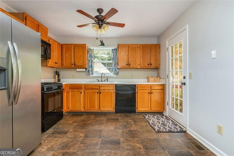 160 SUMMER LAKE Drive Dallas - 18