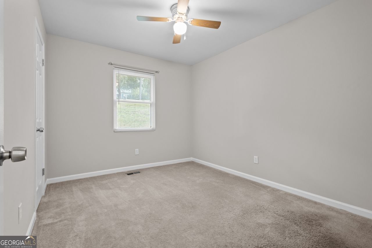 8990 TWEEDDALE Winston - 17