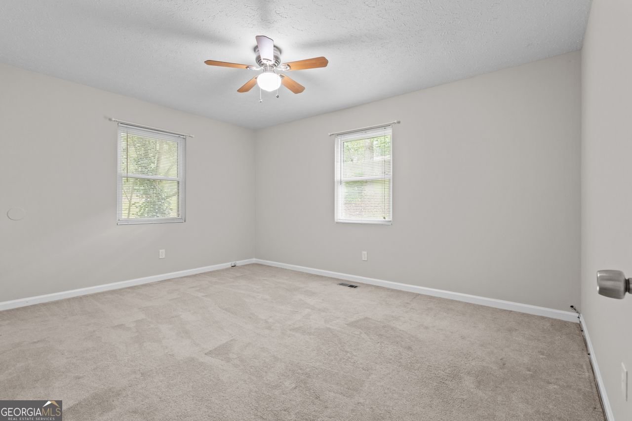 8990 TWEEDDALE Winston - 19