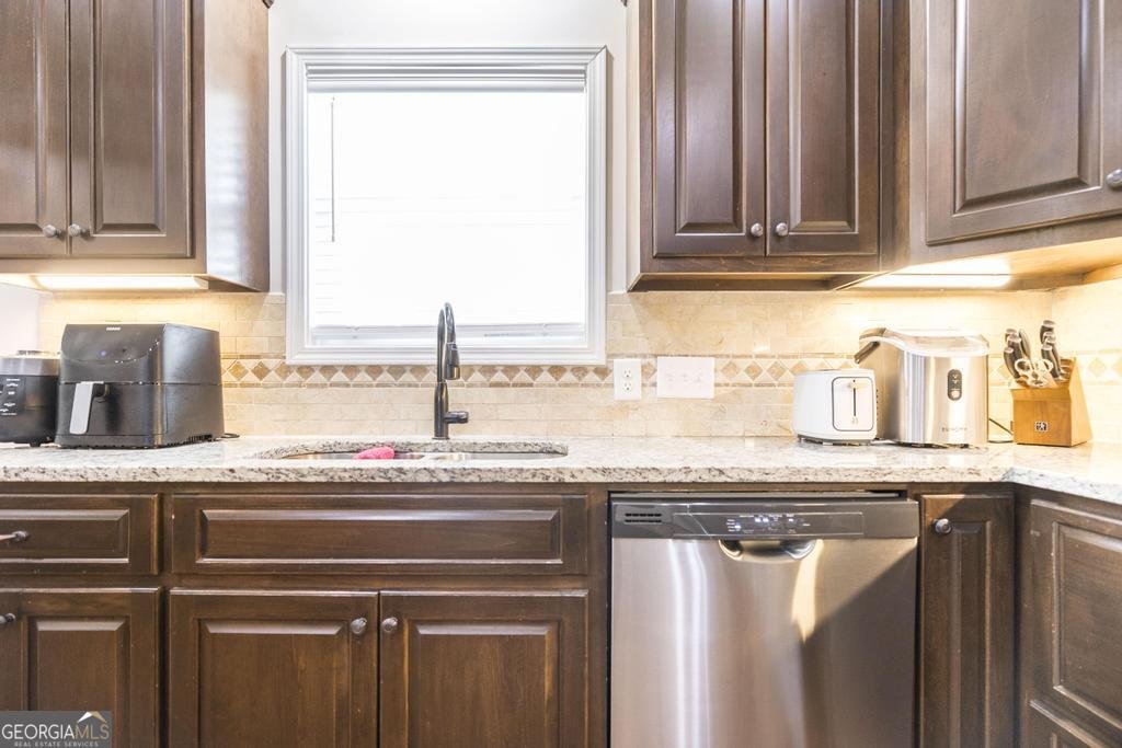 219 Rowland Circle Byron - 4