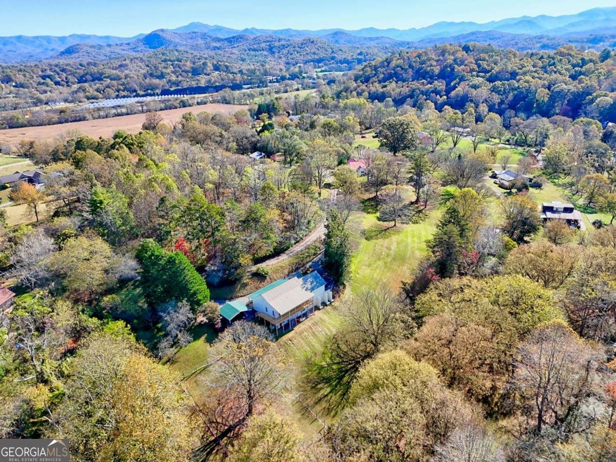 257 Brandus Drive Hayesville - 1