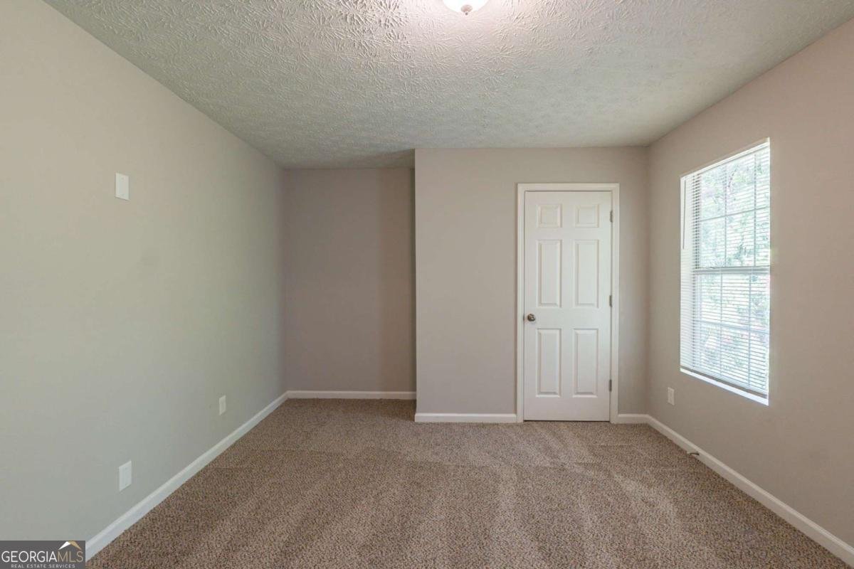 6205 Leverett Drive Lithonia - 23