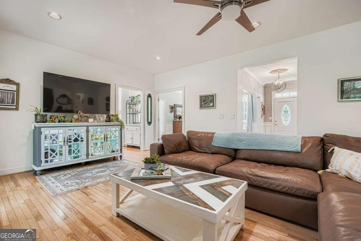 7277 AVALON Drive Douglasville - 9