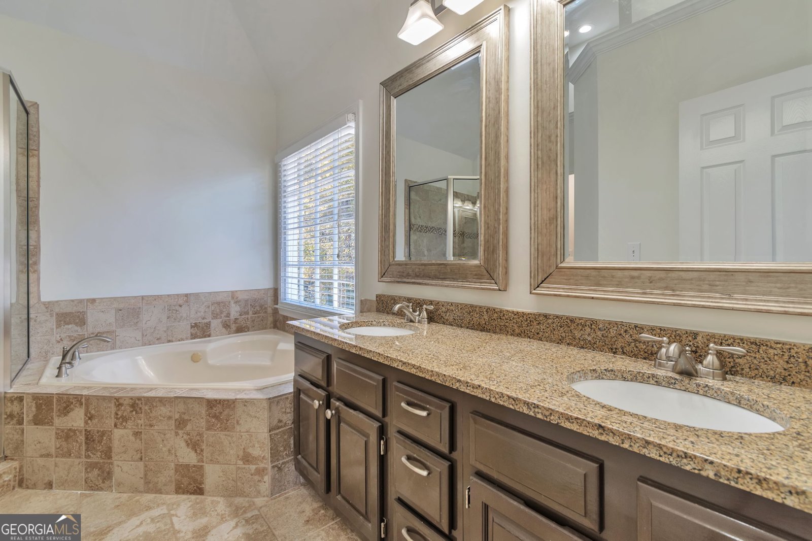 2305 Compton Place Suwanee - 8