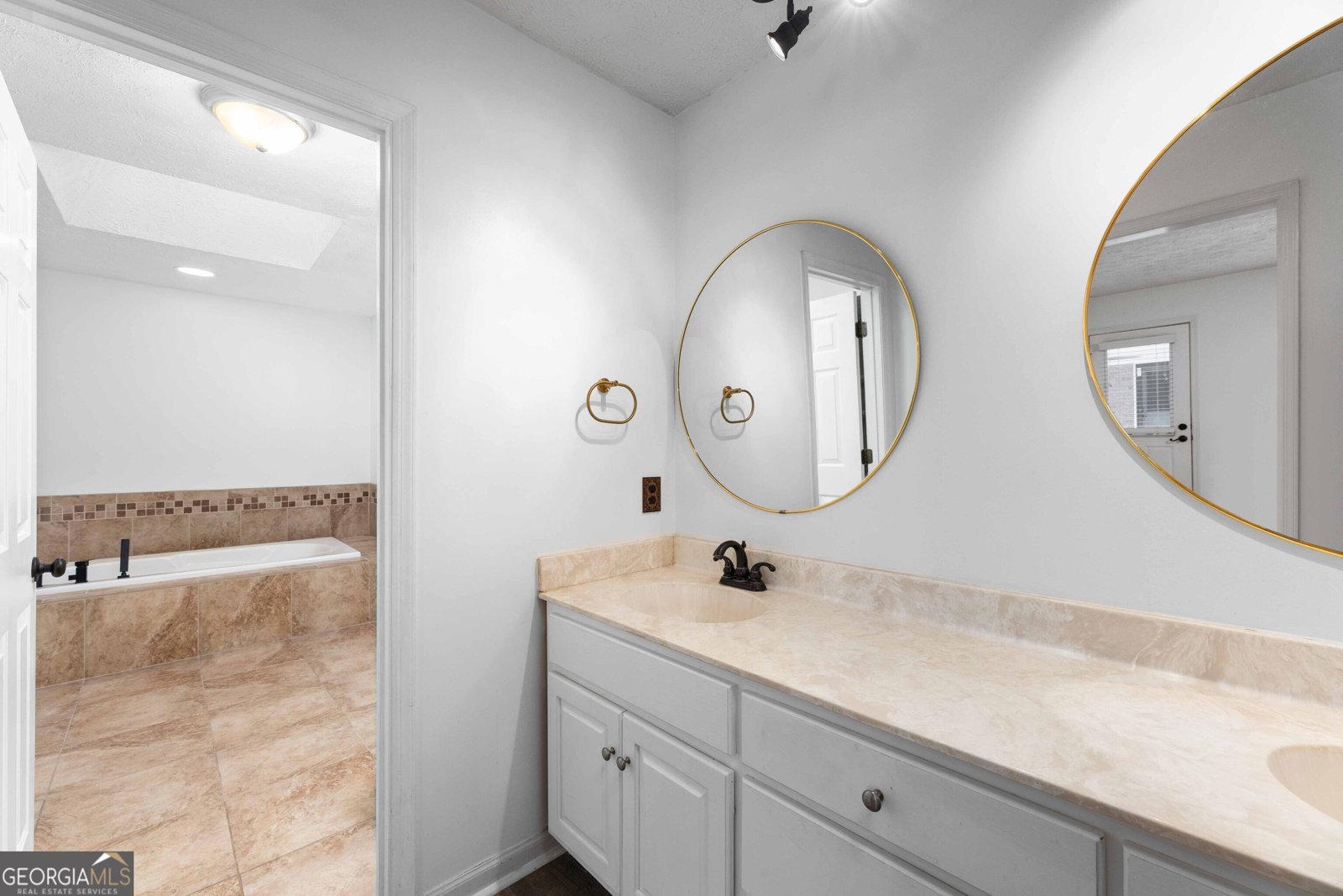 4524 Hedingham Lane Columbus - 17