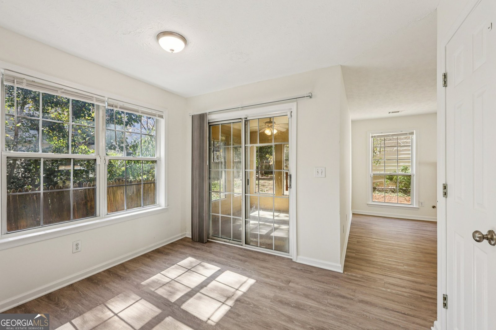 390 Manor Glen Drive Suwanee - 11