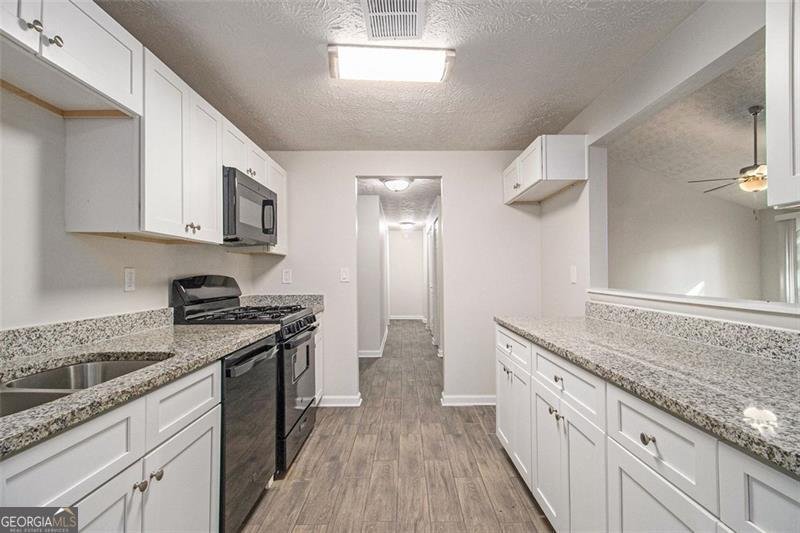 2154 SCARBROUGH Drive Stone Mountain - 10