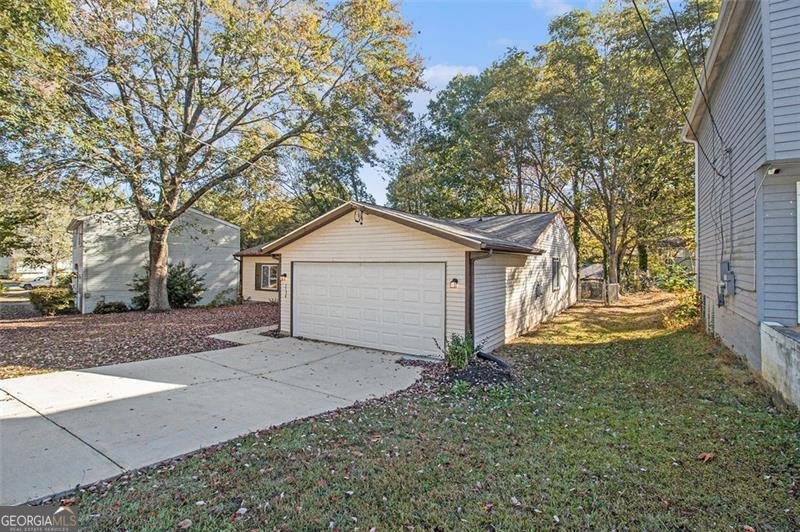 2154 SCARBROUGH Drive Stone Mountain - 28