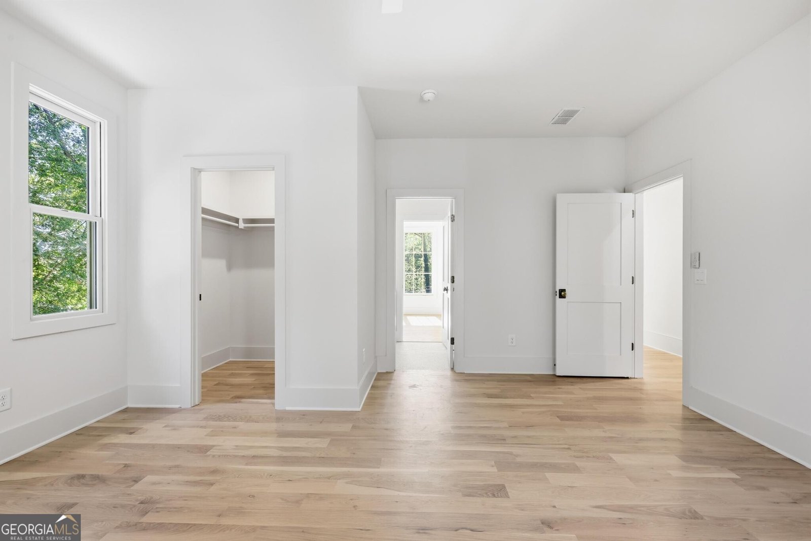 3568 Cloudland Drive Atlanta - 23
