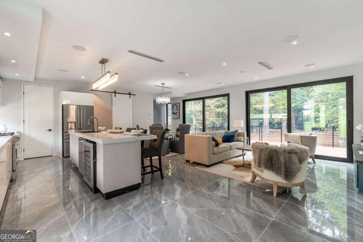 1653 Wayland Circle Atlanta - 3