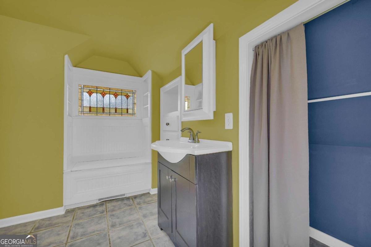 5921 Bostwick Highway Bishop - 45