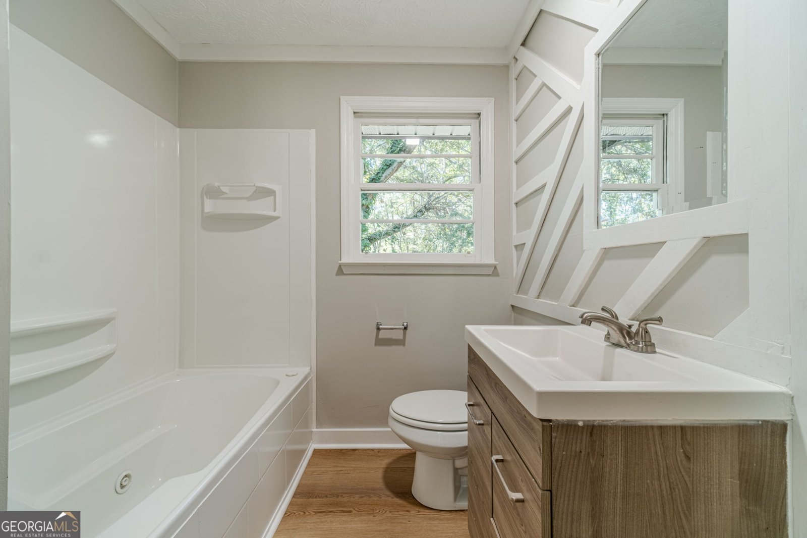 119 Glen Iris Drive Monroe - 24