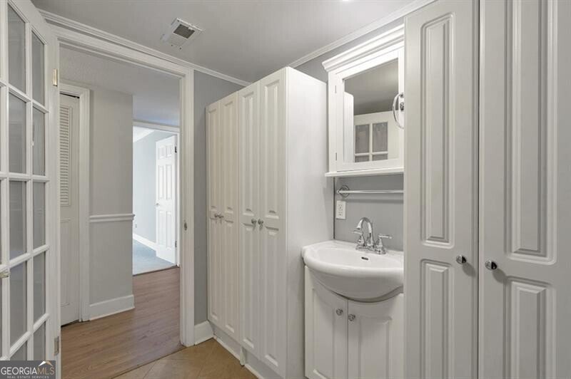 6851 Roswell Road Atlanta - 23