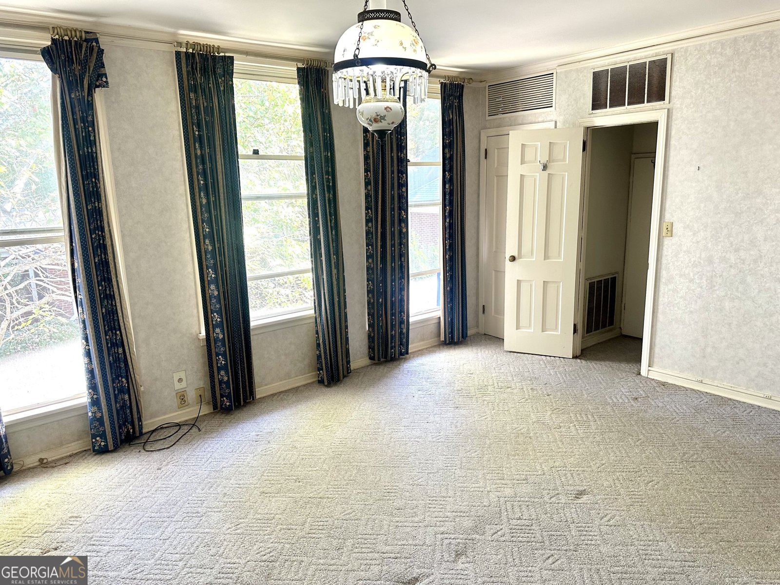 550 Hill Street Griffin - 1