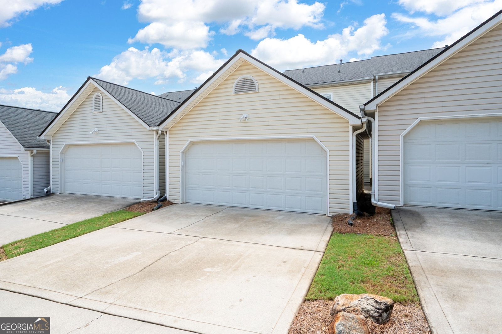 1534 Endurance Hill Drive Kennesaw - 23