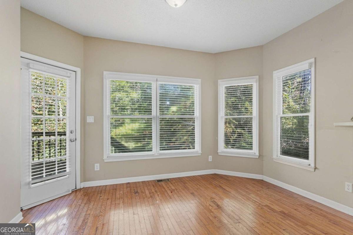 527 Country Club Drive Stockbridge - 11