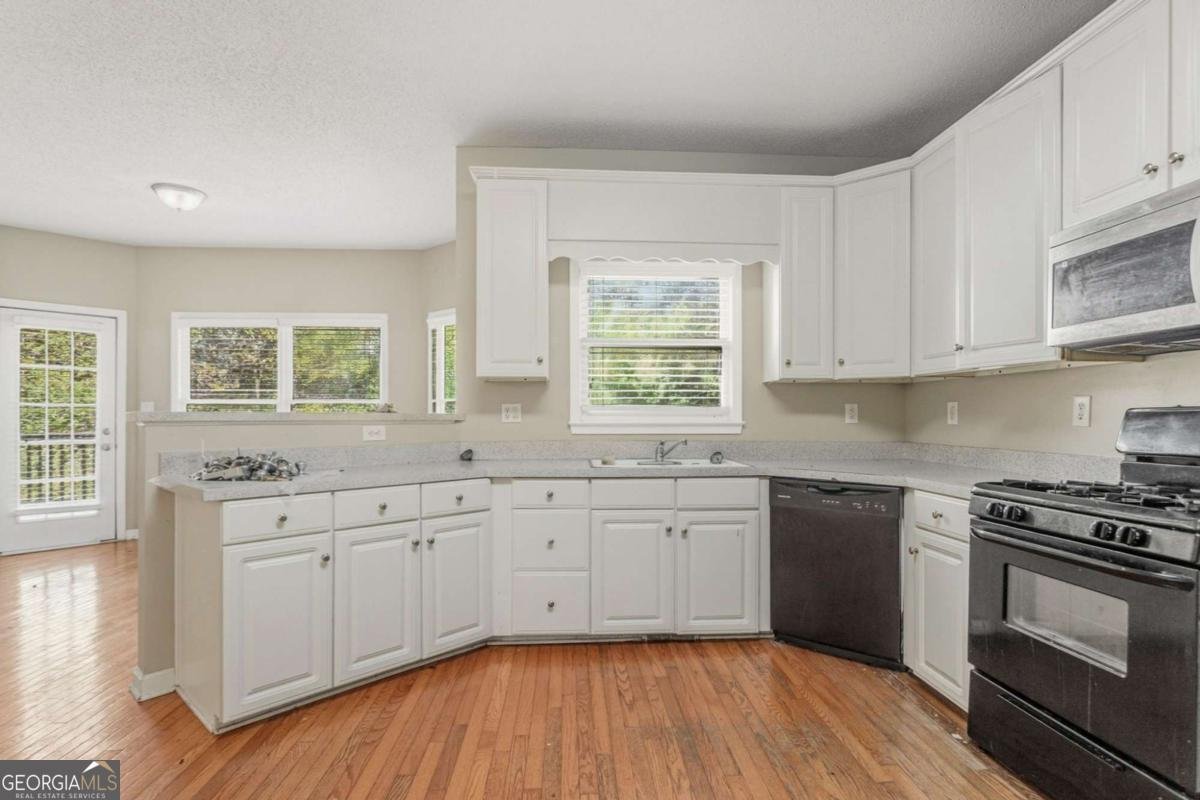 527 Country Club Drive Stockbridge - 14