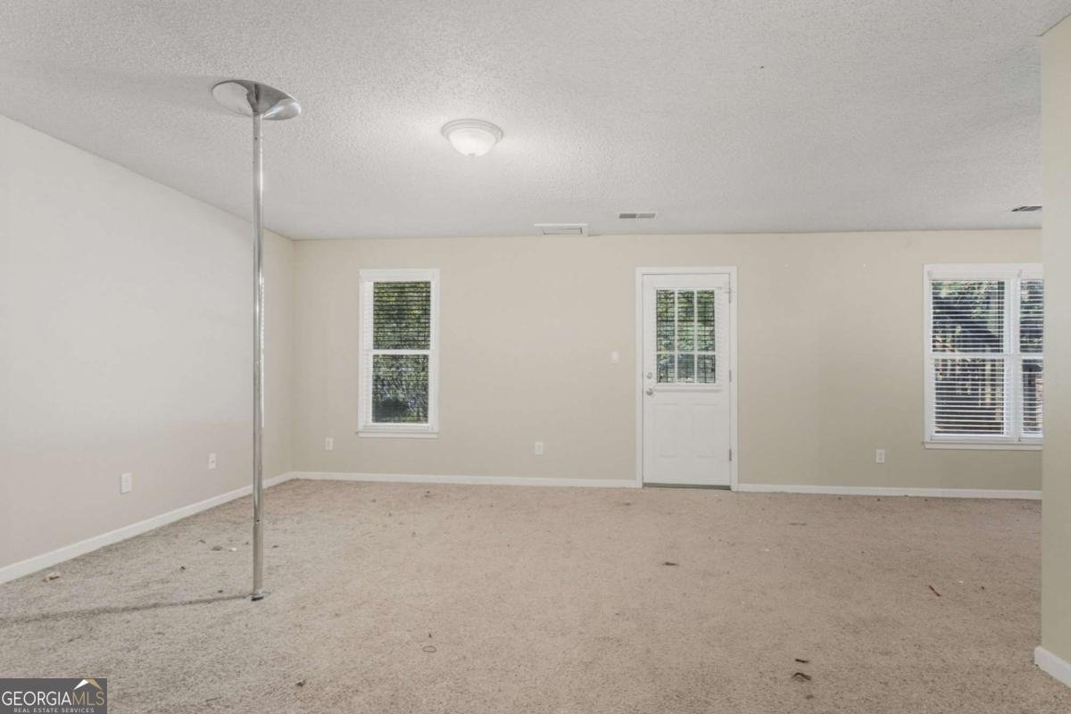 527 Country Club Drive Stockbridge - 33