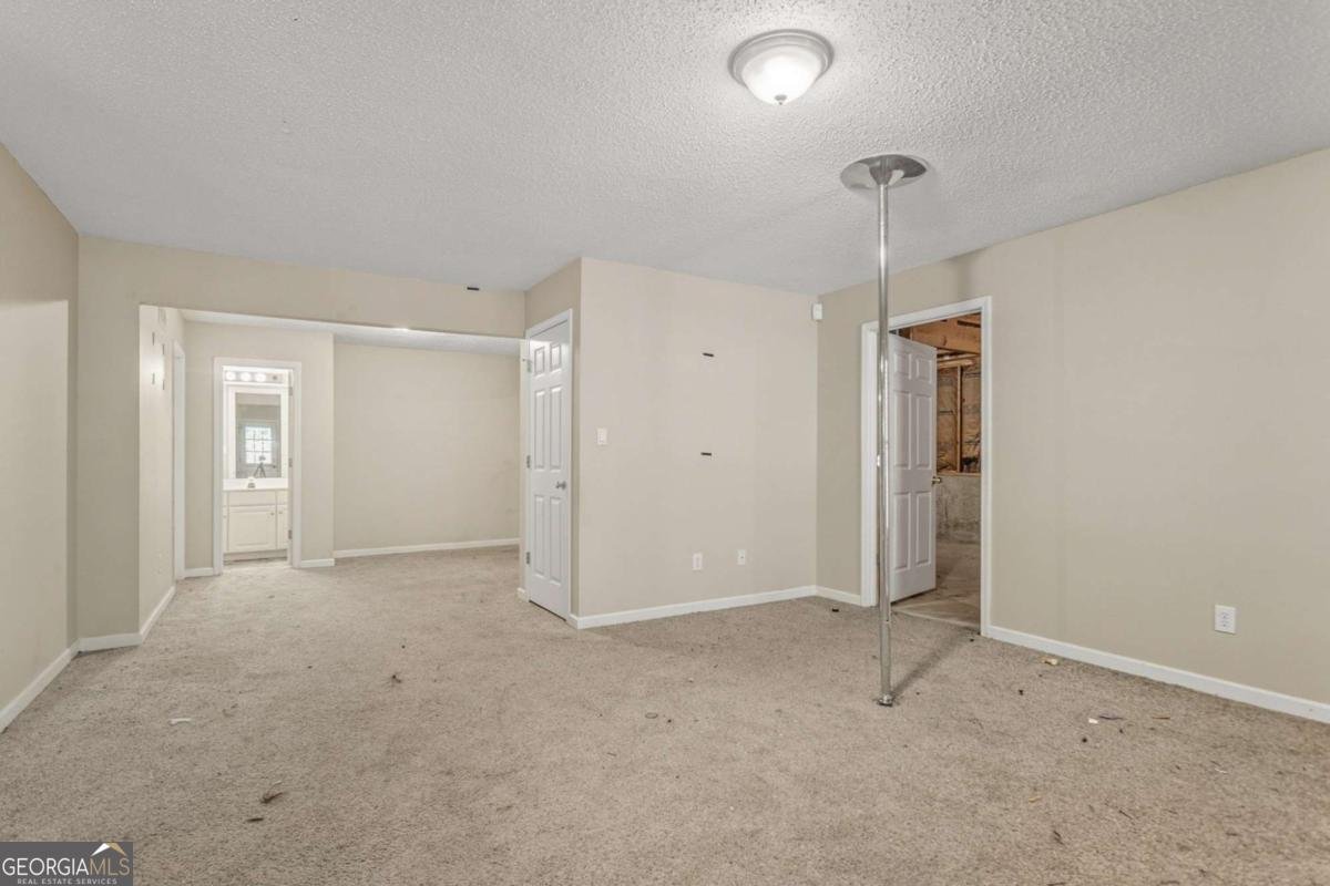 527 Country Club Drive Stockbridge - 34