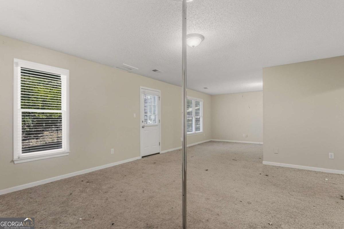 527 Country Club Drive Stockbridge - 35