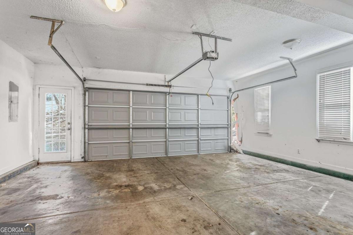 527 Country Club Drive Stockbridge - 45