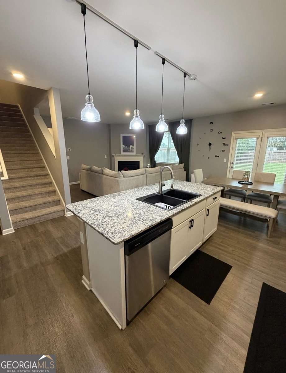 5432 Barberry Avenue Oakwood - 11