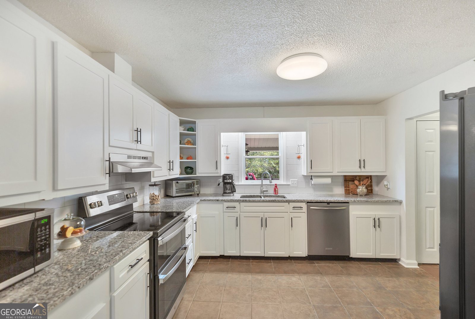 1009 White Pine Lane Townville - 13