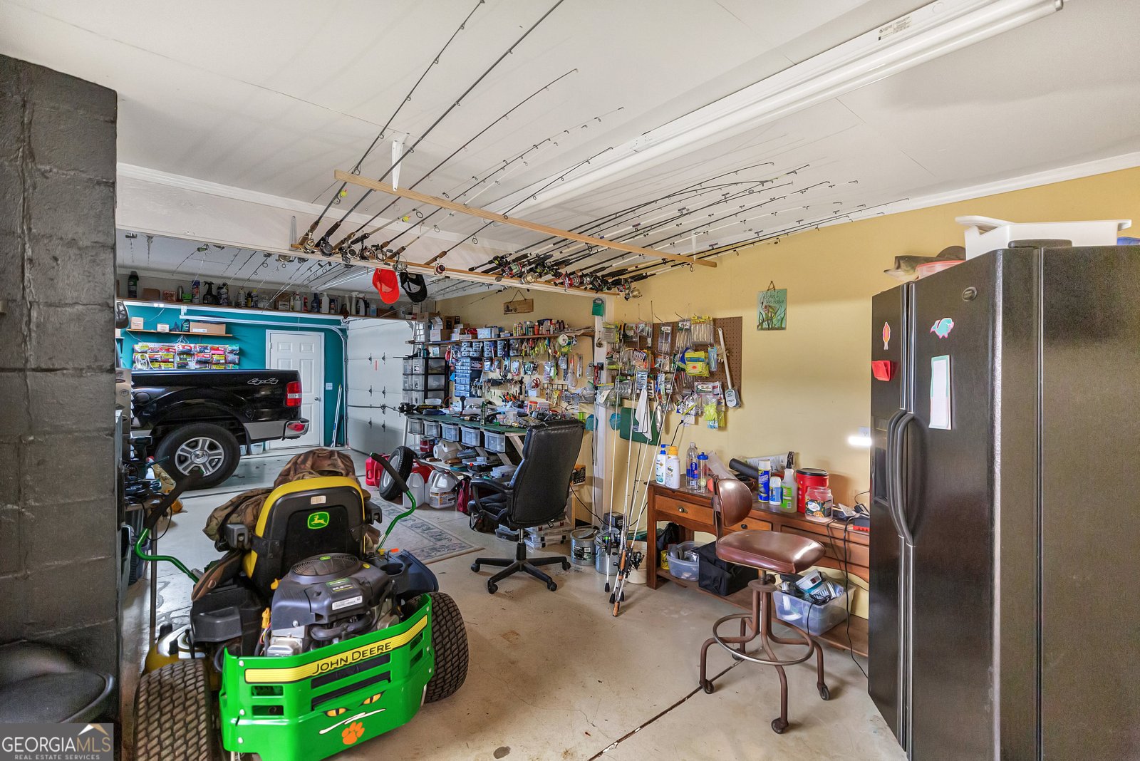 1009 White Pine Lane Townville - 43