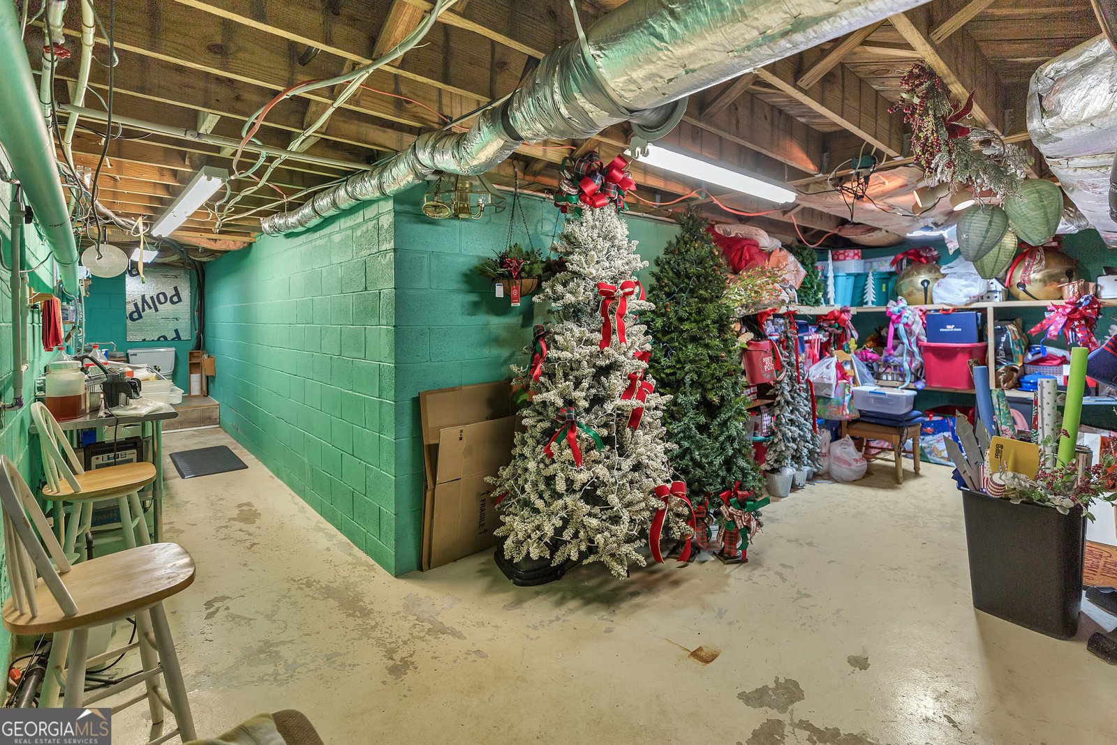 1009 White Pine Lane Townville - 45