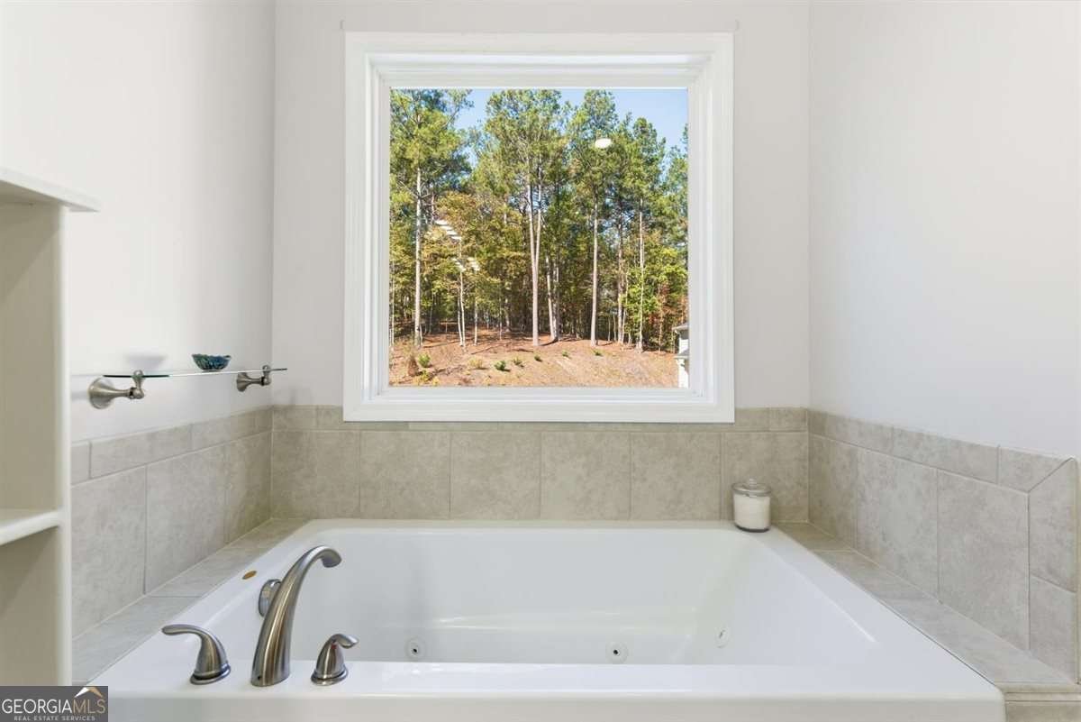 188 Macedonia Road White - 21