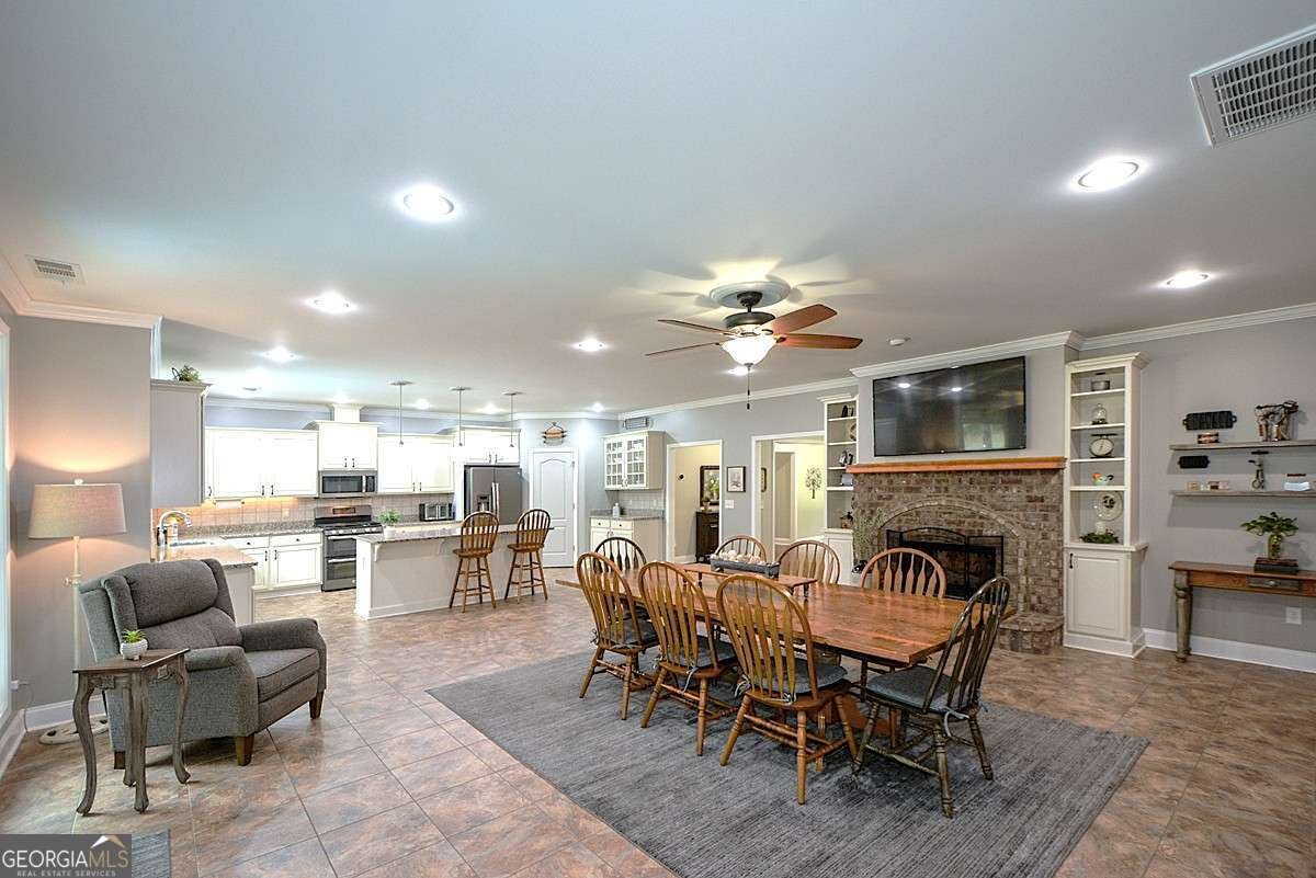 188 Macedonia Road White - 25