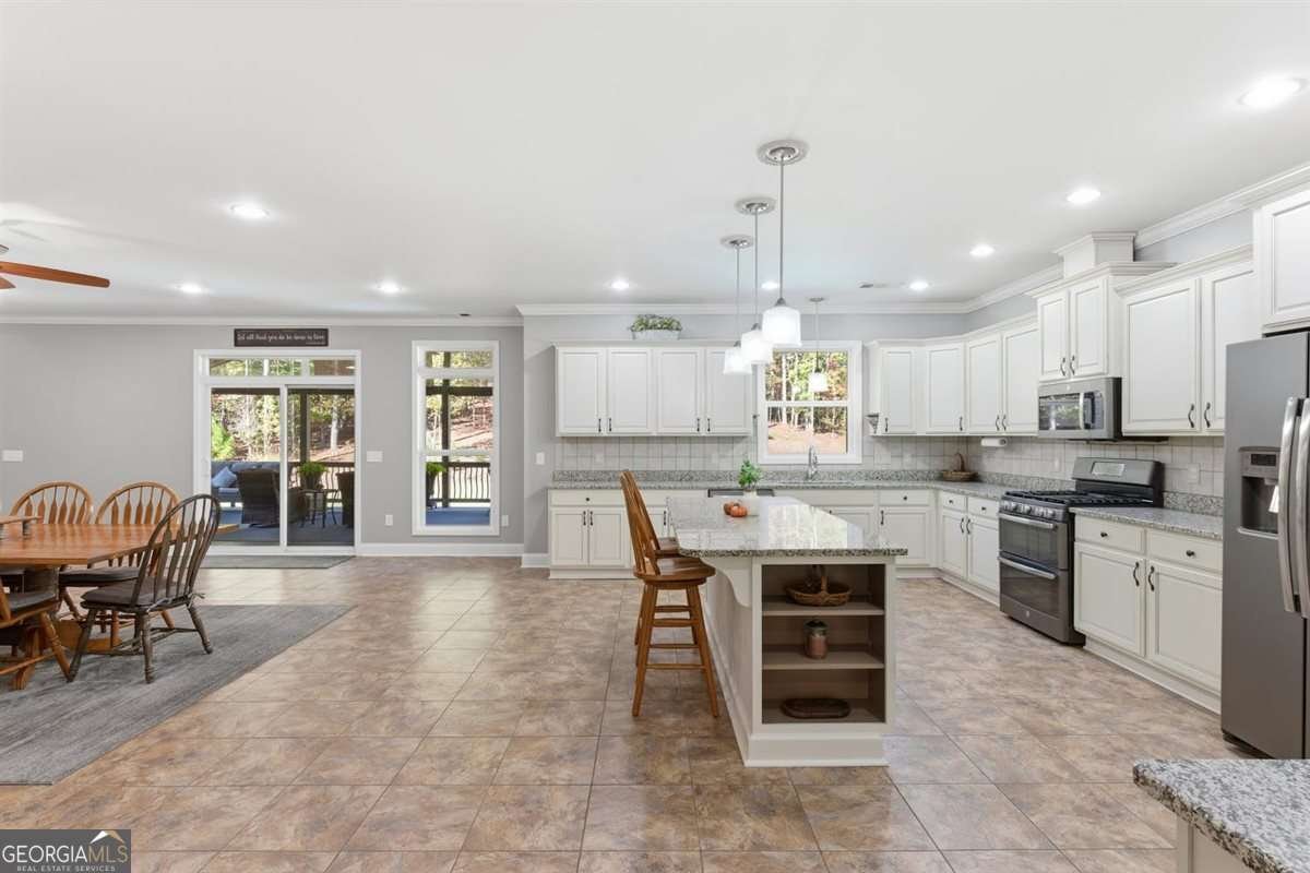 188 Macedonia Road White - 28