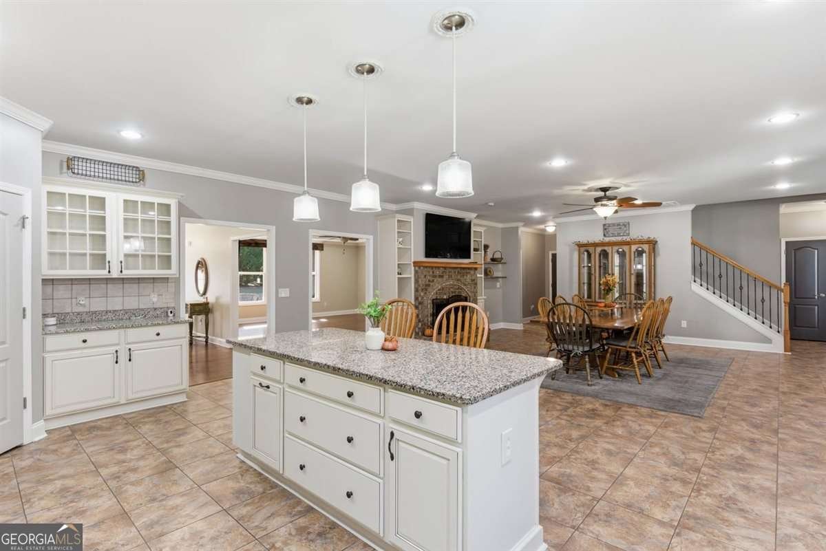 188 Macedonia Road White - 29