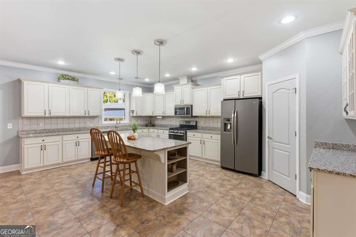 188 Macedonia Road White - 33