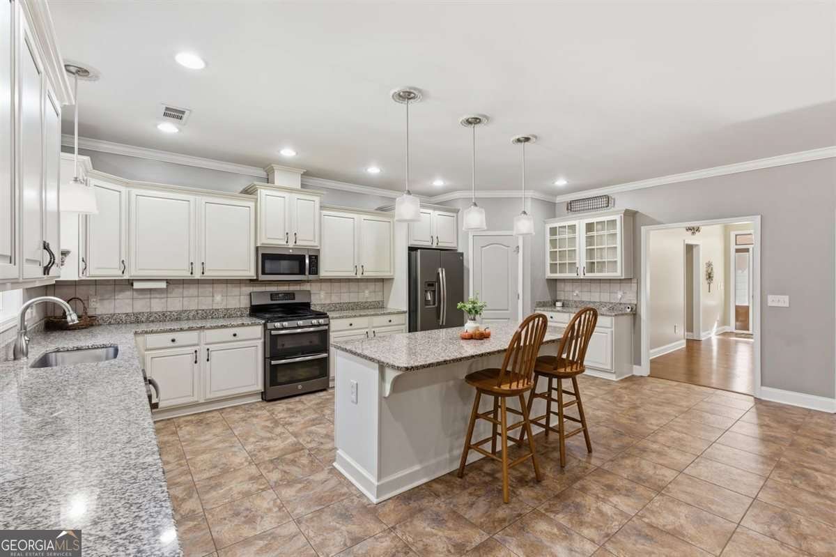 188 Macedonia Road White - 34