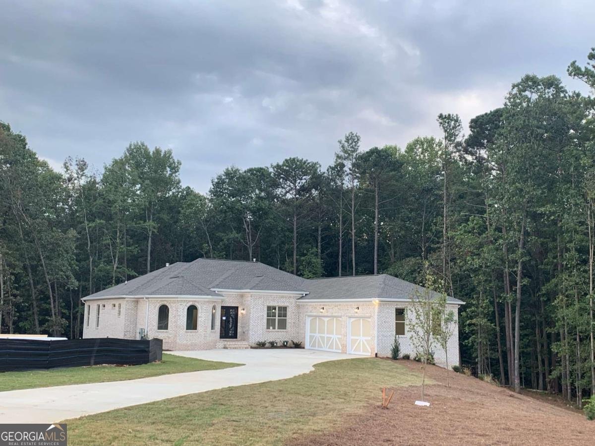 6420 Thurgood Circle Road Stonecrest - main photo