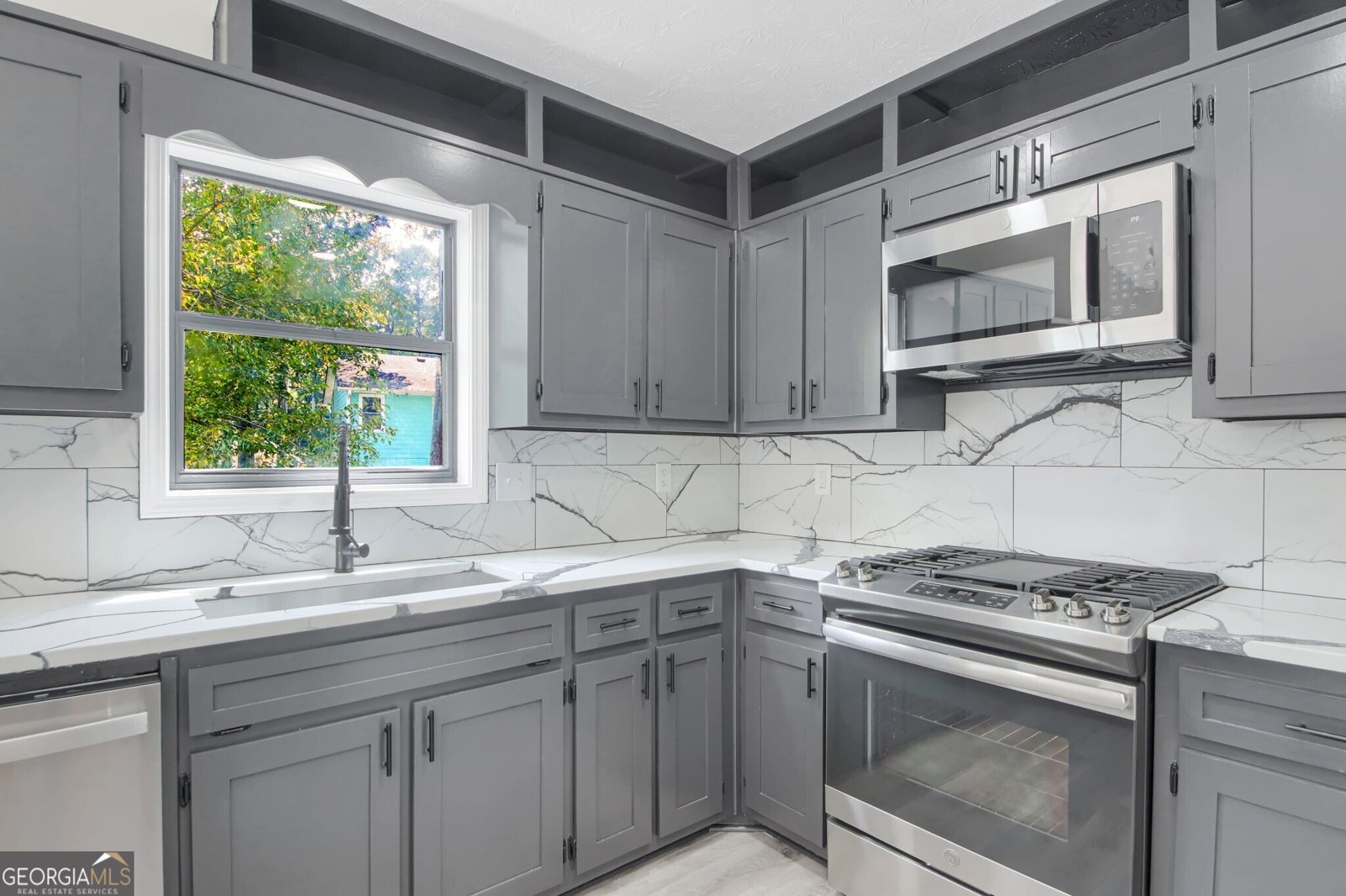 295 LAMDEN Court Lawrenceville - 9