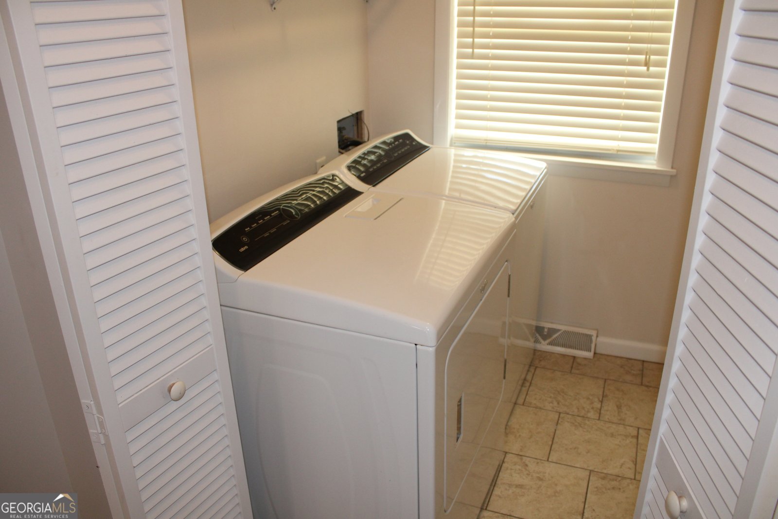 141 Nelson Avenue Lyons - 11