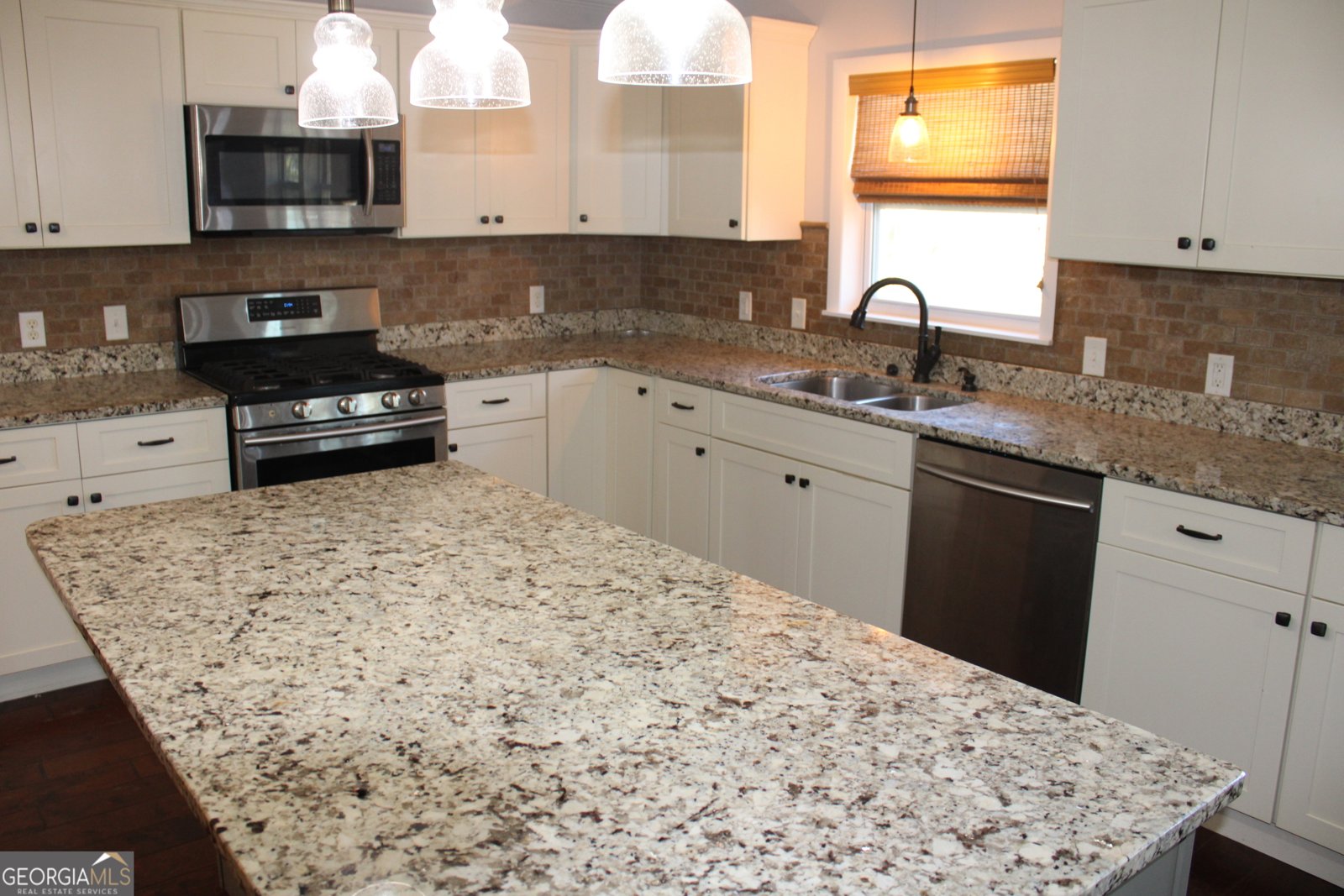 141 Nelson Avenue Lyons - 14