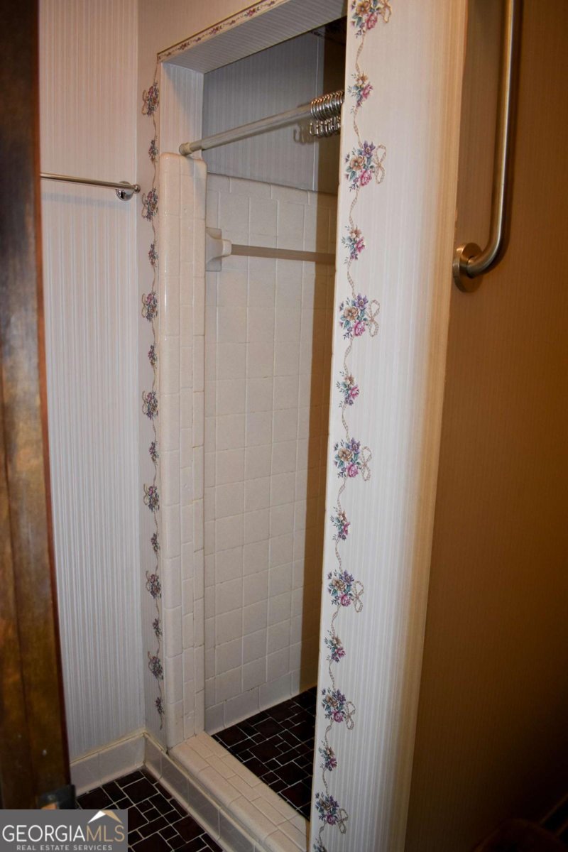 6882 Cowan Mill Road Winston - 23