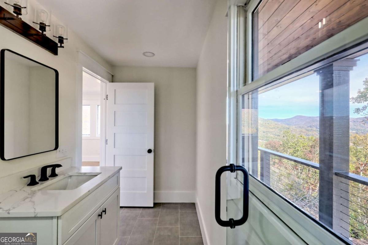 556 Summer Road Clayton - 32